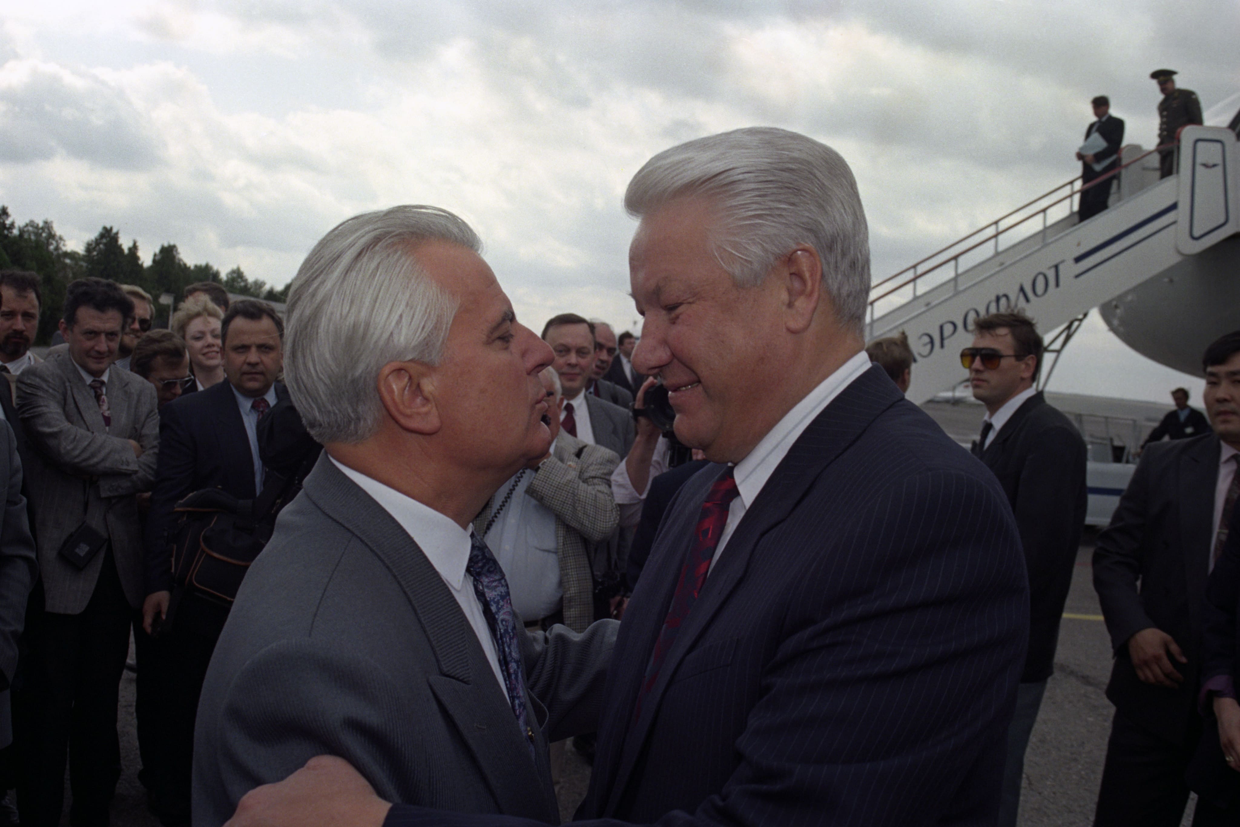 Леонид Кравчук и Борис Ельцин на следующий день после массандровских соглашений (фото – Дмитрий Танин/EPA)