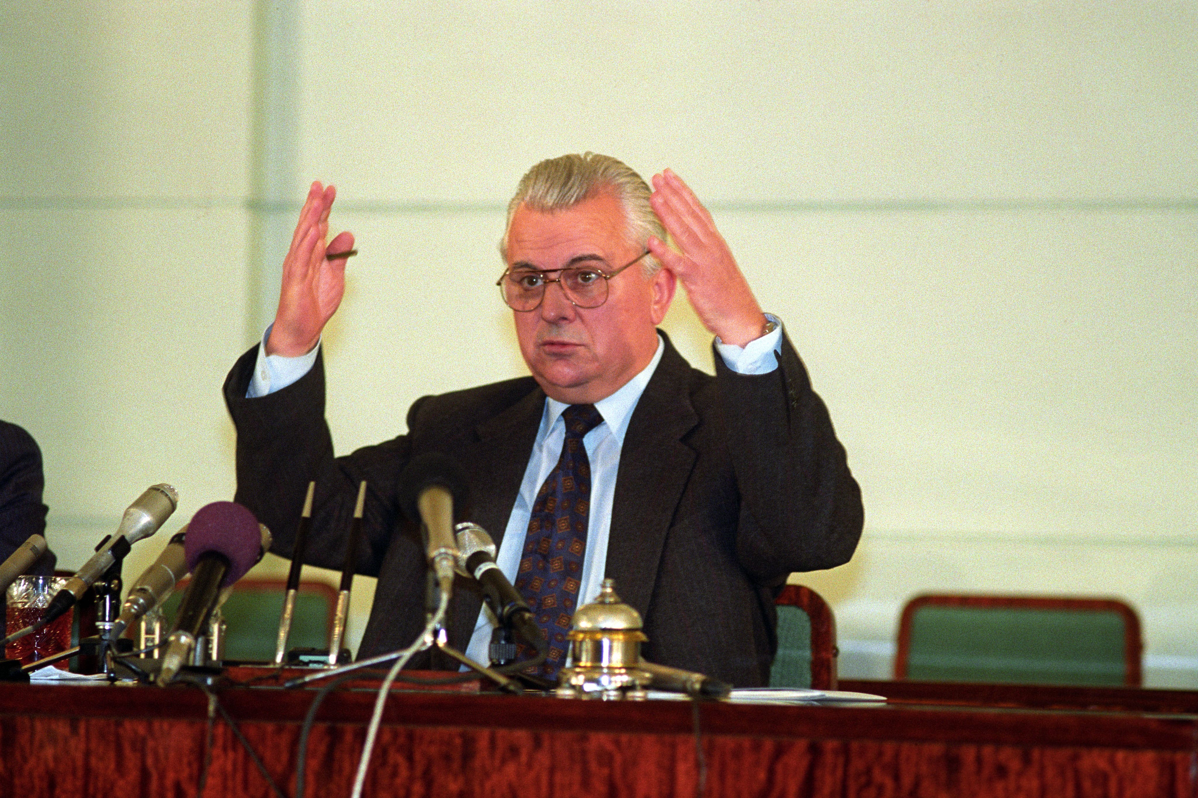 Леонид Кравчук на пресс-конференции, 1992 (фото – Сергей Супинский/EPA)