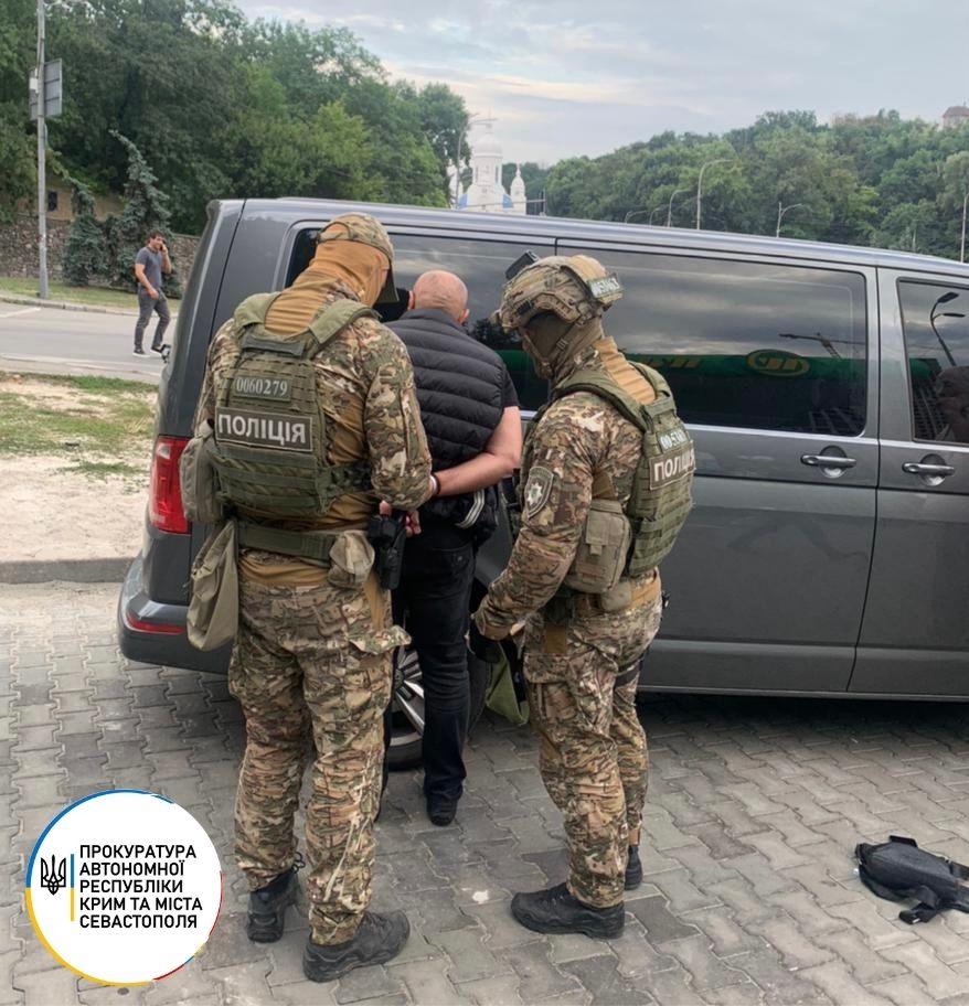 В Украину через Крым пытались переправить около $1 млн. фальшивых долларов (ФОТО) 9 В Украину через Крым пытались переправить около $1 млн. фальшивых долларов (ФОТО) 8