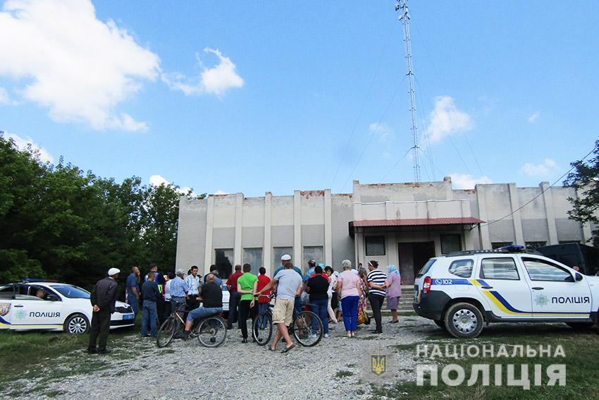Жителі села в Хмельницькій області хотіли повалити вишку мобільного зв'язку: фото