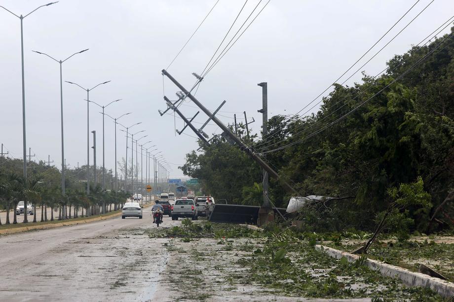 "Он унес с собой все". На Мексику обрушился ураган "Грейс": погибли восемь человек – фото