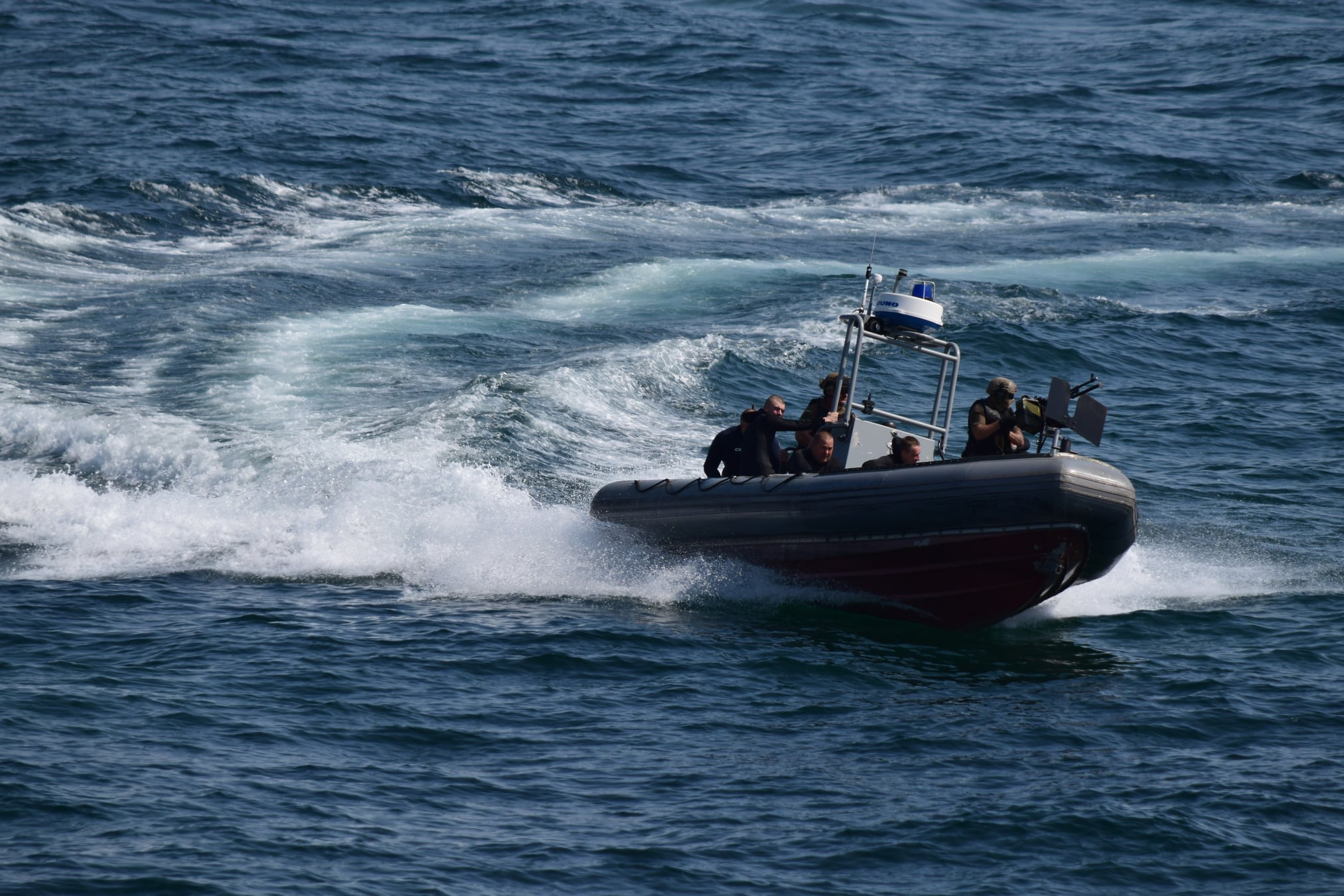 Фото: facebook.com/navy.mil.gov.ua ВМС взяли участь у морському параді в Одесі і вперше – на Дніпрі в Києві: фото, відео
