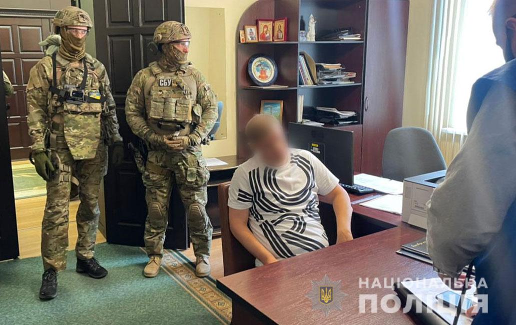 Обыски и задержание (Фото – Нацполиция) В Полтаве взяли на взятке главу фракции: он устроил систему поборов с предпринимателей