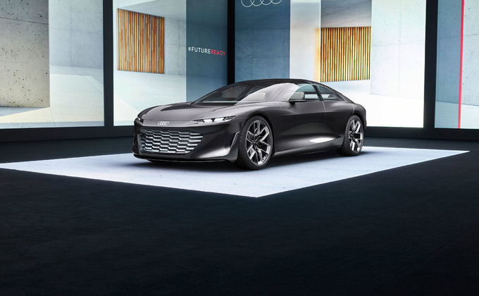 Audi представила концепт електромобіля, який може їздити без керма: фото, відео