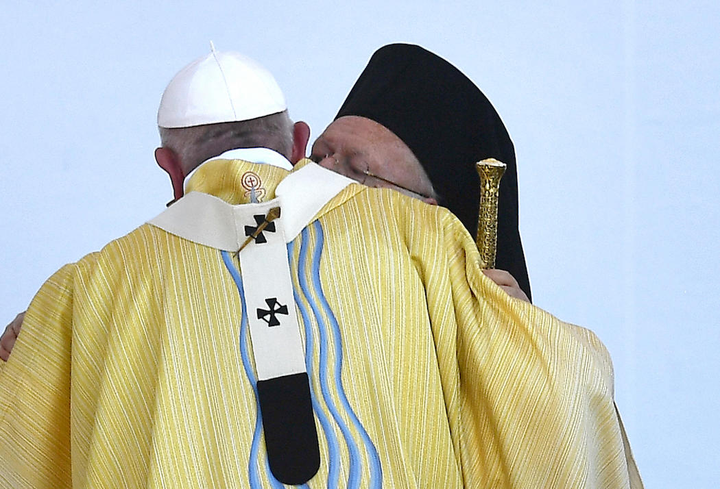 Папа римский Франциск встретился со вселенским патриархом Варфоломеем в Будапеште: фото