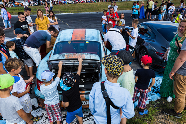 Гонки Carrera Time Attack на Porsche показывают истинное значение автоспорта в Украине