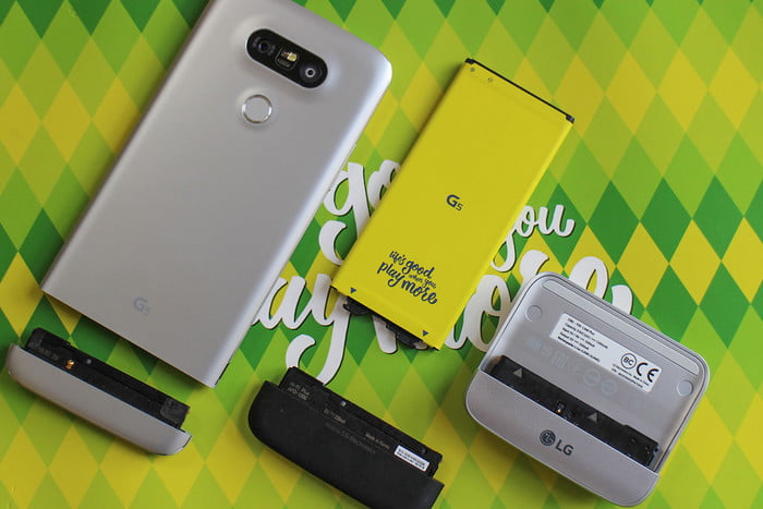 LG G5 и его модули. Фото – GSMArena