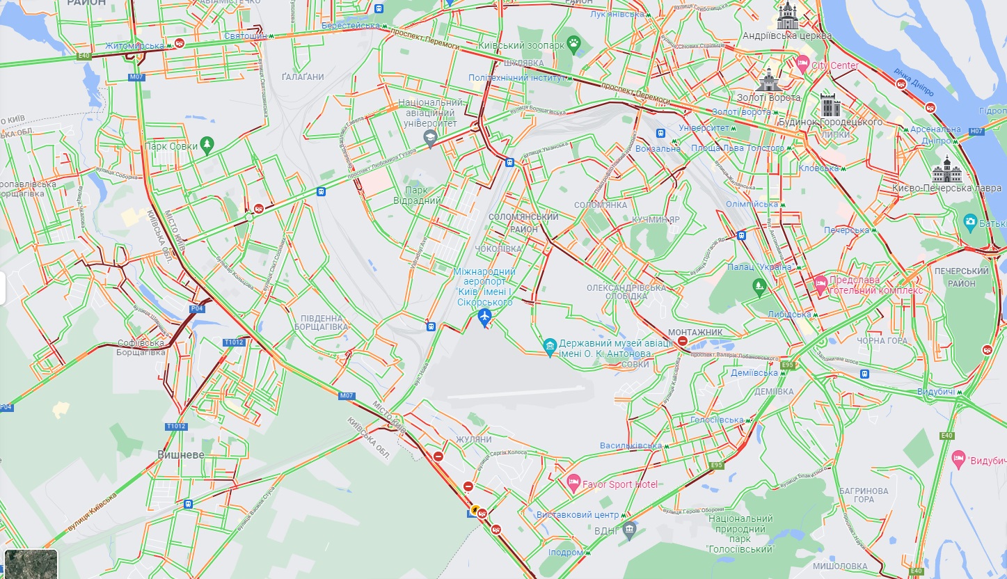 Київ стоїть у заторах через дощ: карта