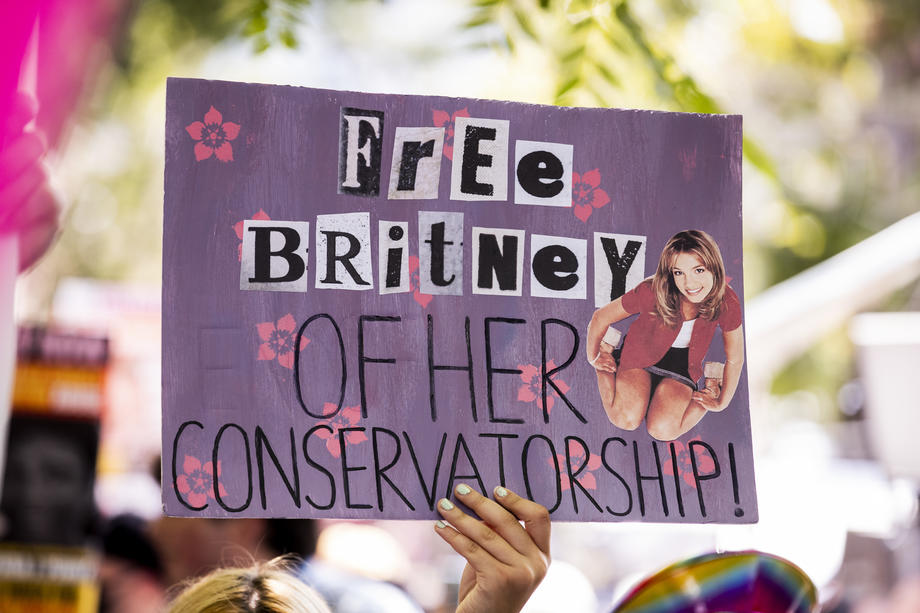 #FreeBritney: батька Брітні Спірс суд США відсторонив від опікунства 