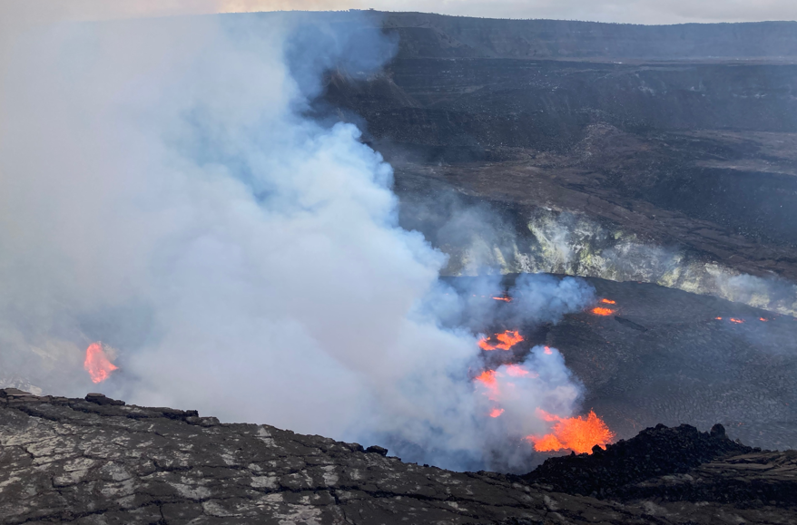 На Гаваях прокинувся вулкан Кілауеа (Фото: USGS / EPA) На Гавайях проснулся вулкан Килауэа (Фото:USGS/EPA)