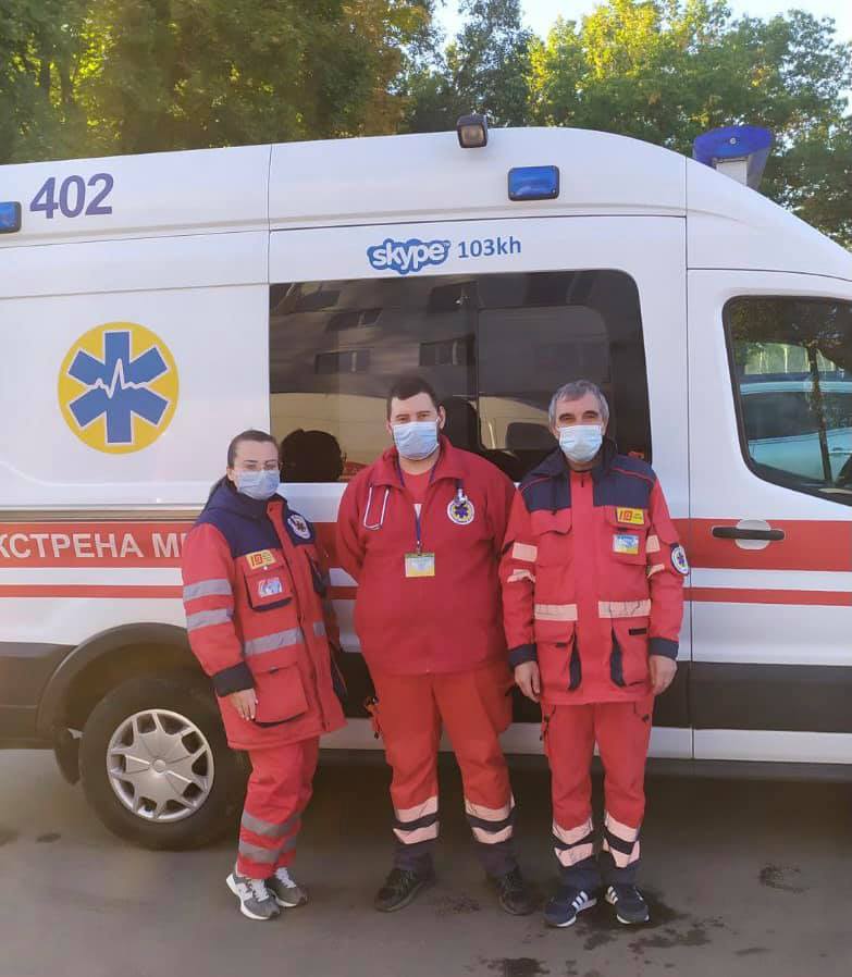 Медики в Харькове (фото – КНП ХОР) В Харькове спасли больного COVID-19. Он пережил клиническую смерть
