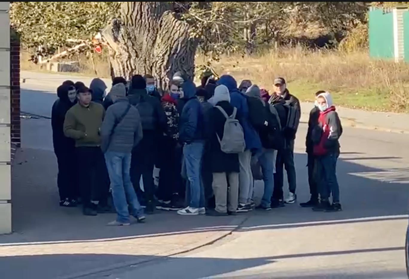 Митинги в Козине: возле дома Порошенко произошли столкновения – фото, видео