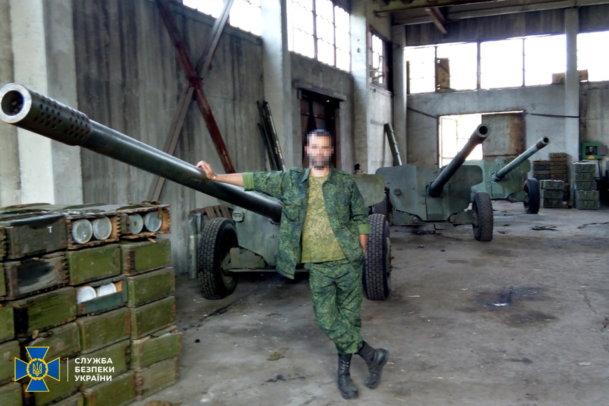 СБУ допросила пойманного на Донбассе боевика. На его телефоне видео обстрела позиций ВСУ