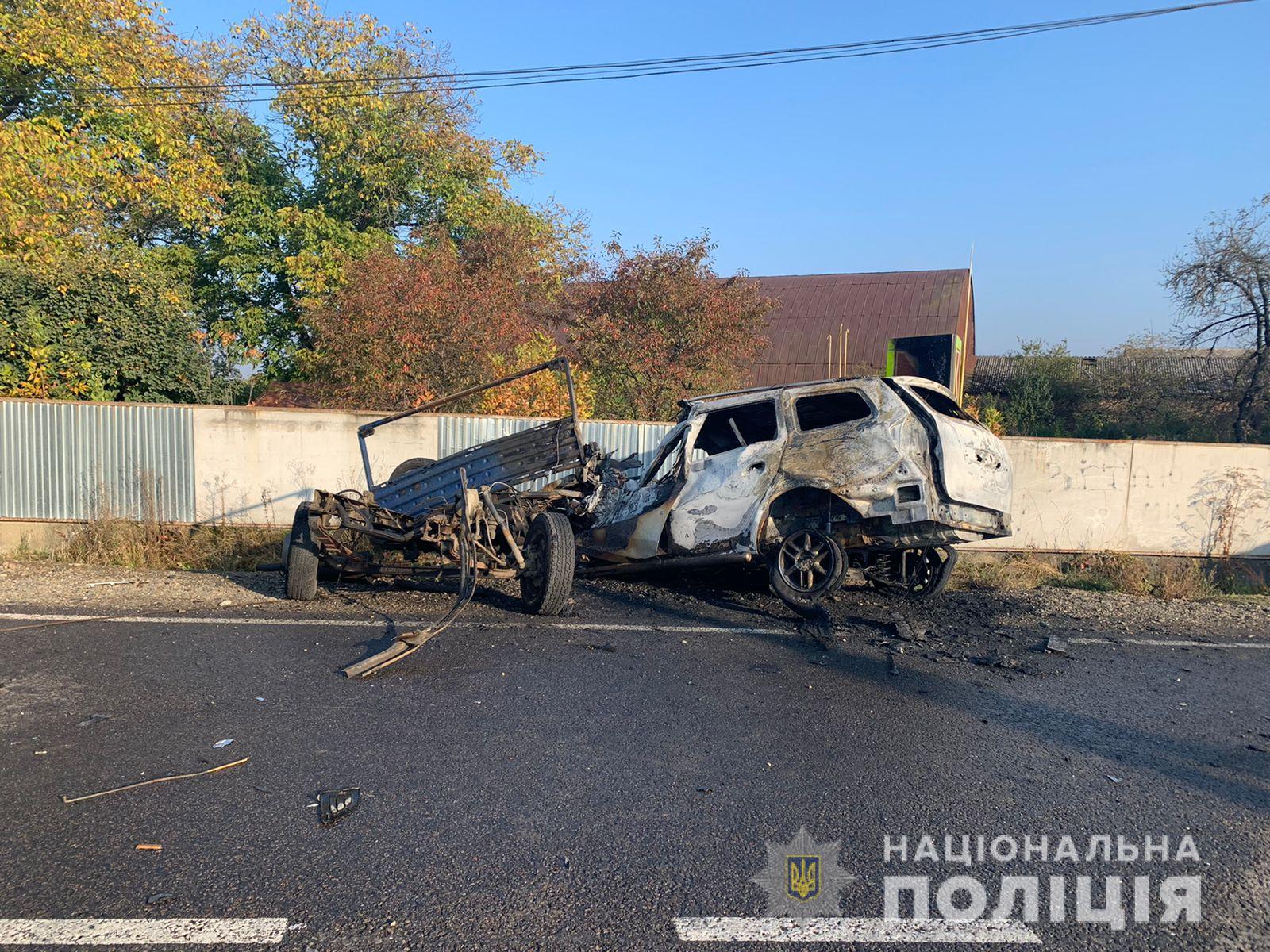 Фото: прес-служба поліції У ДТП під Мукачевим загинули чотири людини – поліцейський, прикордонник і дві дівчини: фото