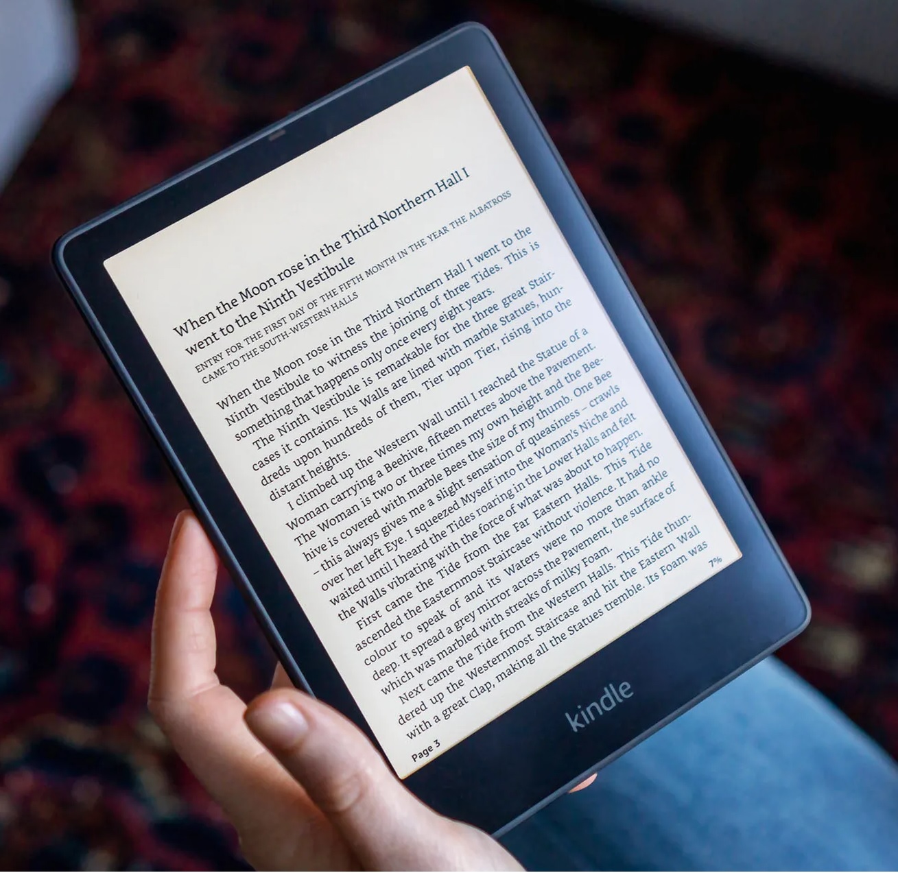 Amazon Kindle Paperwhite (2021) Фото – TheVerge