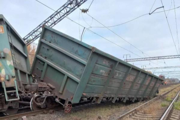На Житомирщині вантажні вагони зійшли з рейок, потяги затримуються – фото