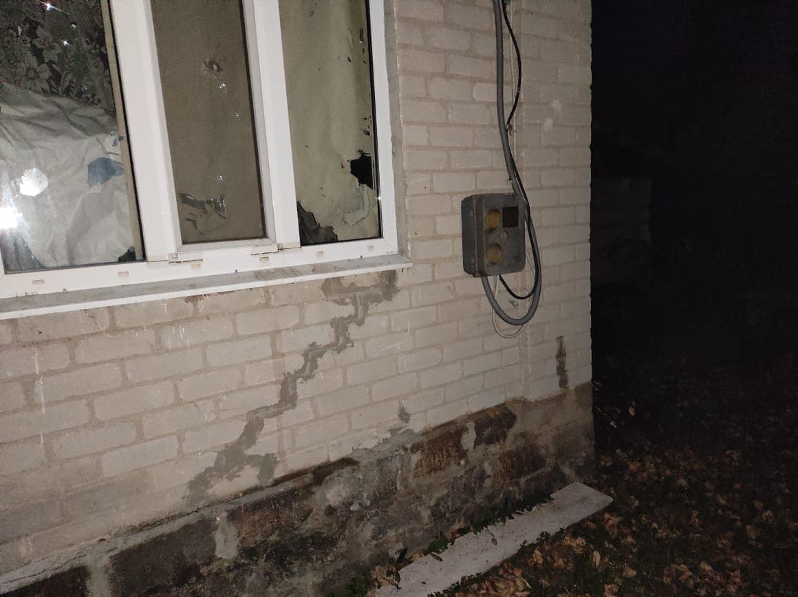 Фото: facebook.com/Shchastye.city.territorial.community Оккупанты на Донбассе обстреляли Трехизбенку, повреждены пять домов: фото