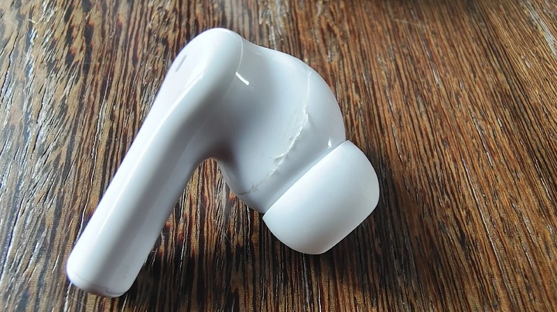 AirPods 3 с изъяном 2 Фото – Gizmochina