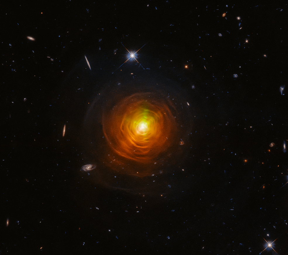 Hubble передав космічну листівку до Геловіна – фото вмираючої зірки з низькою температурою