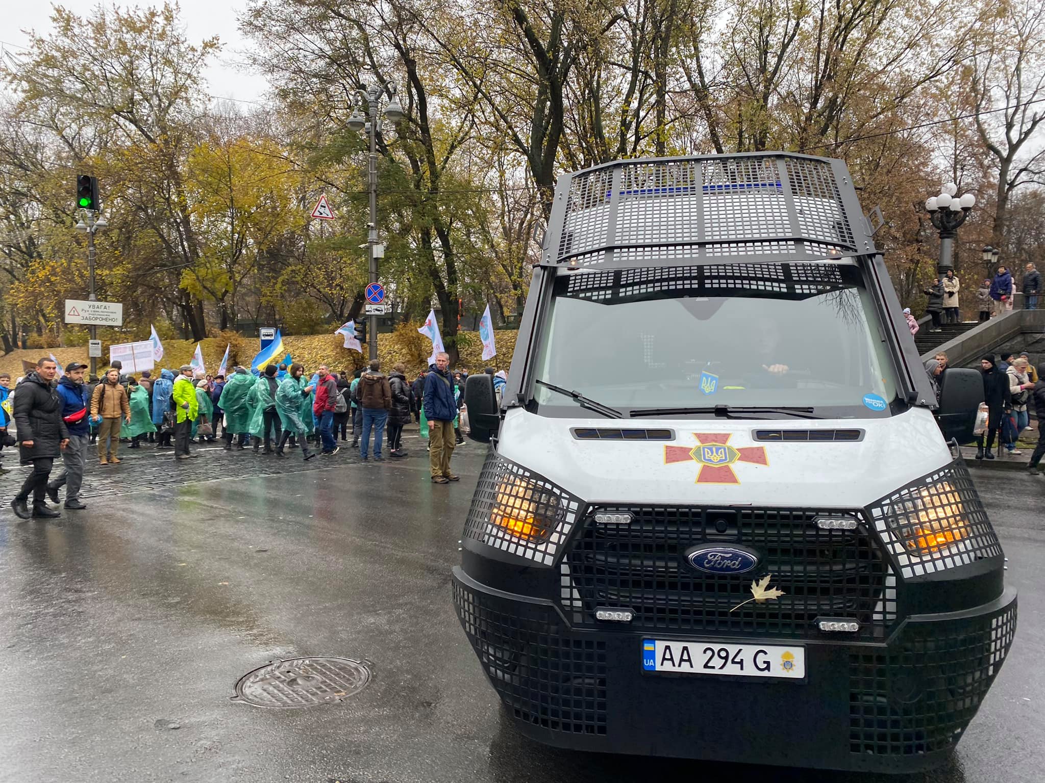 Протест антивакцинаторов в Киеве (фото – Masi Nayem, Facebook) В центре Киева протест антивакцинаторов: блокируют дороги у Рады – фото, видео, карта
