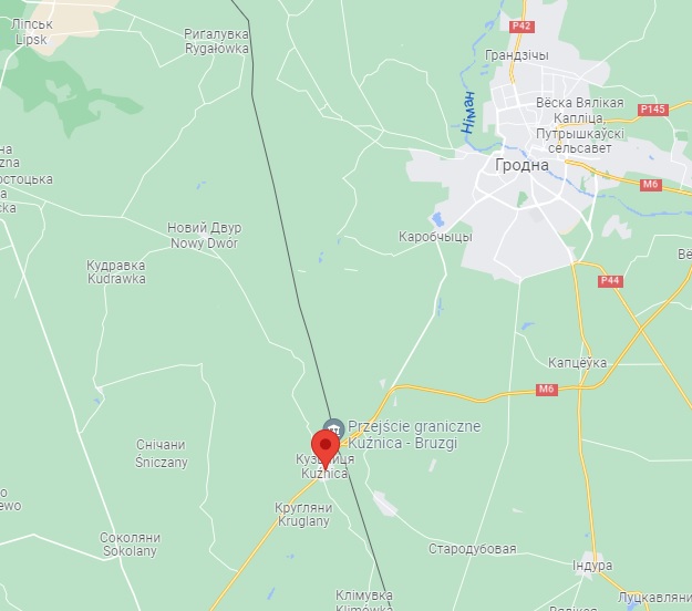 КПП в Кузнице, к которому идут мигранты из Беларуси (Скриншот с Google Maps) Военные Польши в боевой готовности: из Беларуси к границе идут сотни мигрантов – видео