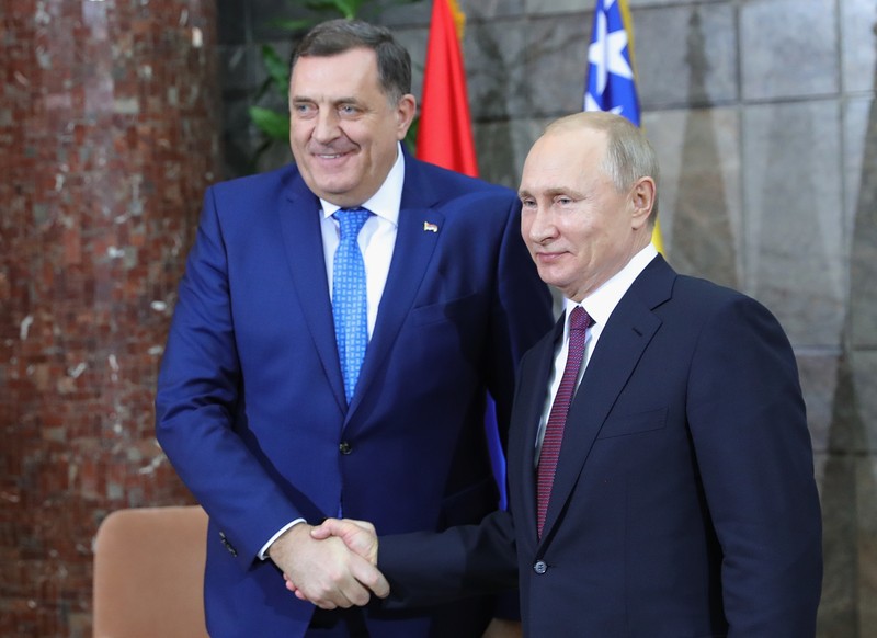 "Нехай Путін нас підтримає". На Балканах назріває новий конфлікт: Захід побоюється війни