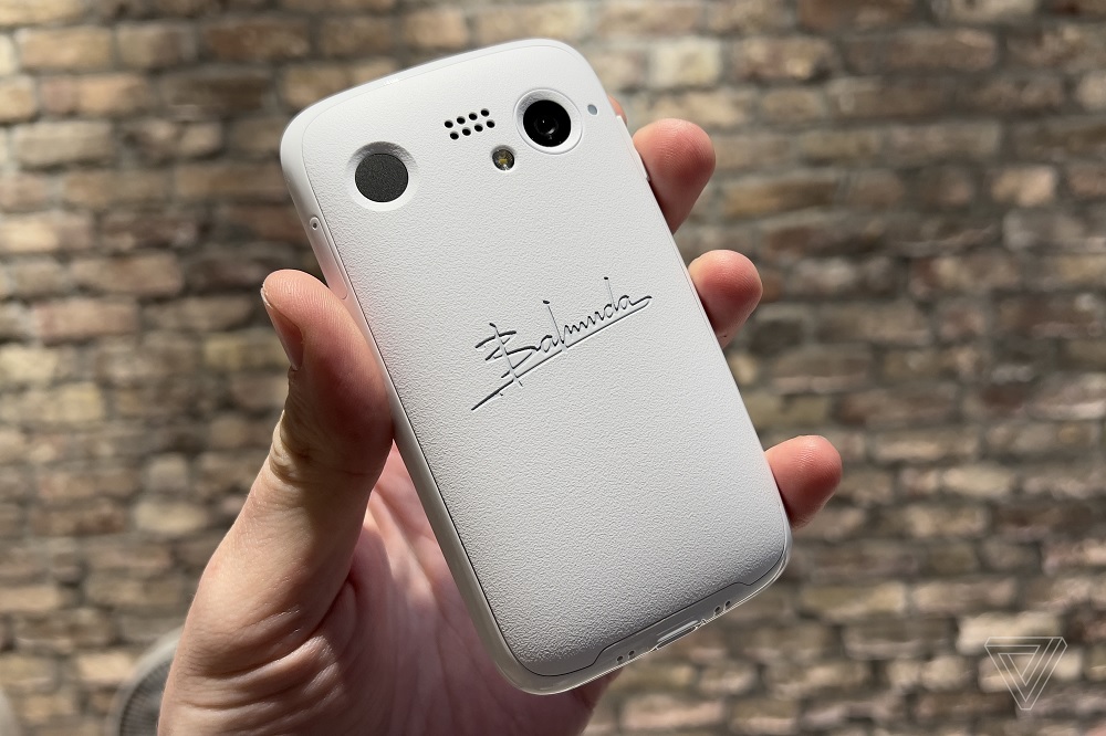 Balmuda Phone из Японии Фото – The Verge