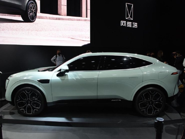 Avatr 11 (фото: autohome.com)
