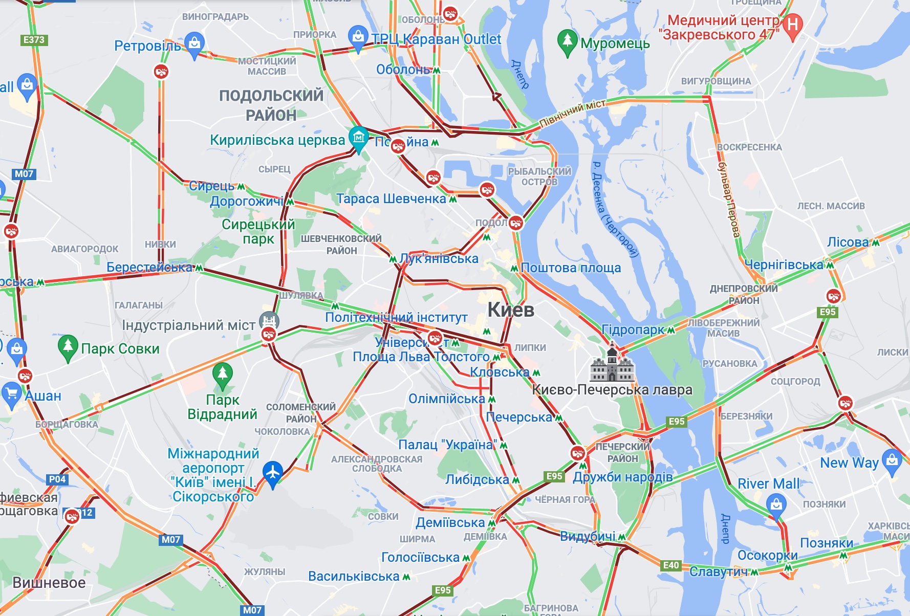 Скриншот Google-maps В Киеве прошел первый снег: коммунальщики убирают, город встал в пробках – карта, фото