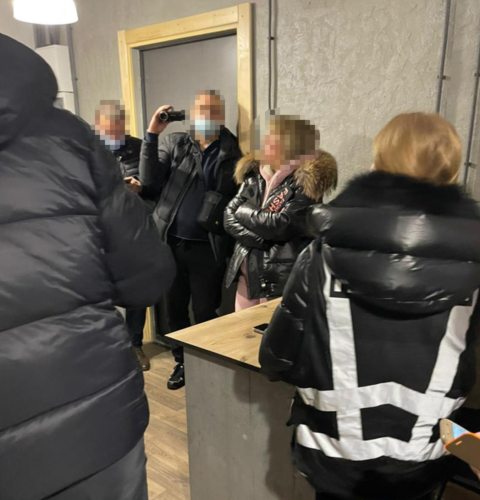 Фейкові посвідчення місії ОБСЄ за 1500 євро. У Києві викрили шахраїв