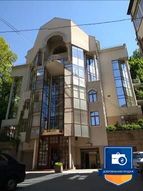Фото: setam.net.ua Ощадбанк продає житловий будинок у центрі Києва та завод у Кіровоградській області – фото
