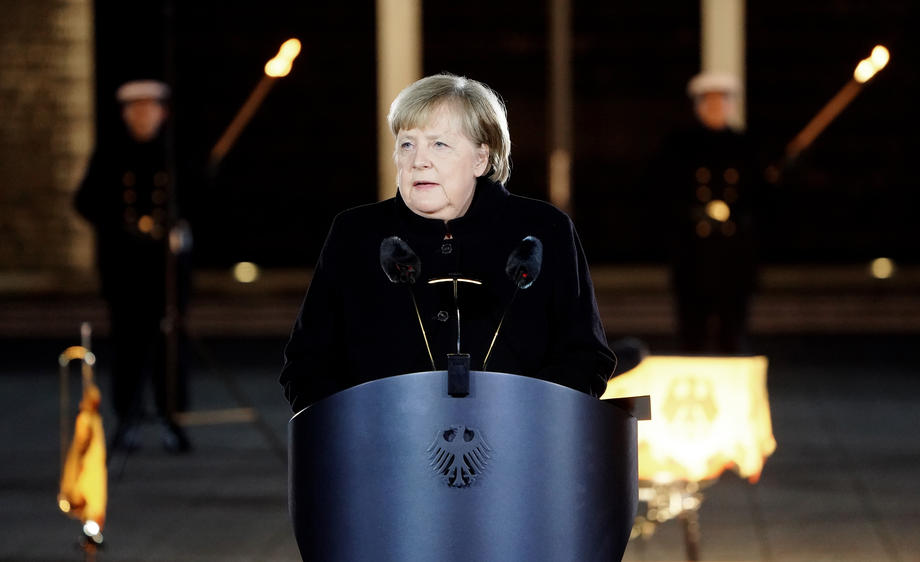 "День держперевороту", анонс розмови Байдена з Путіним та панк для Меркель: новини тижня