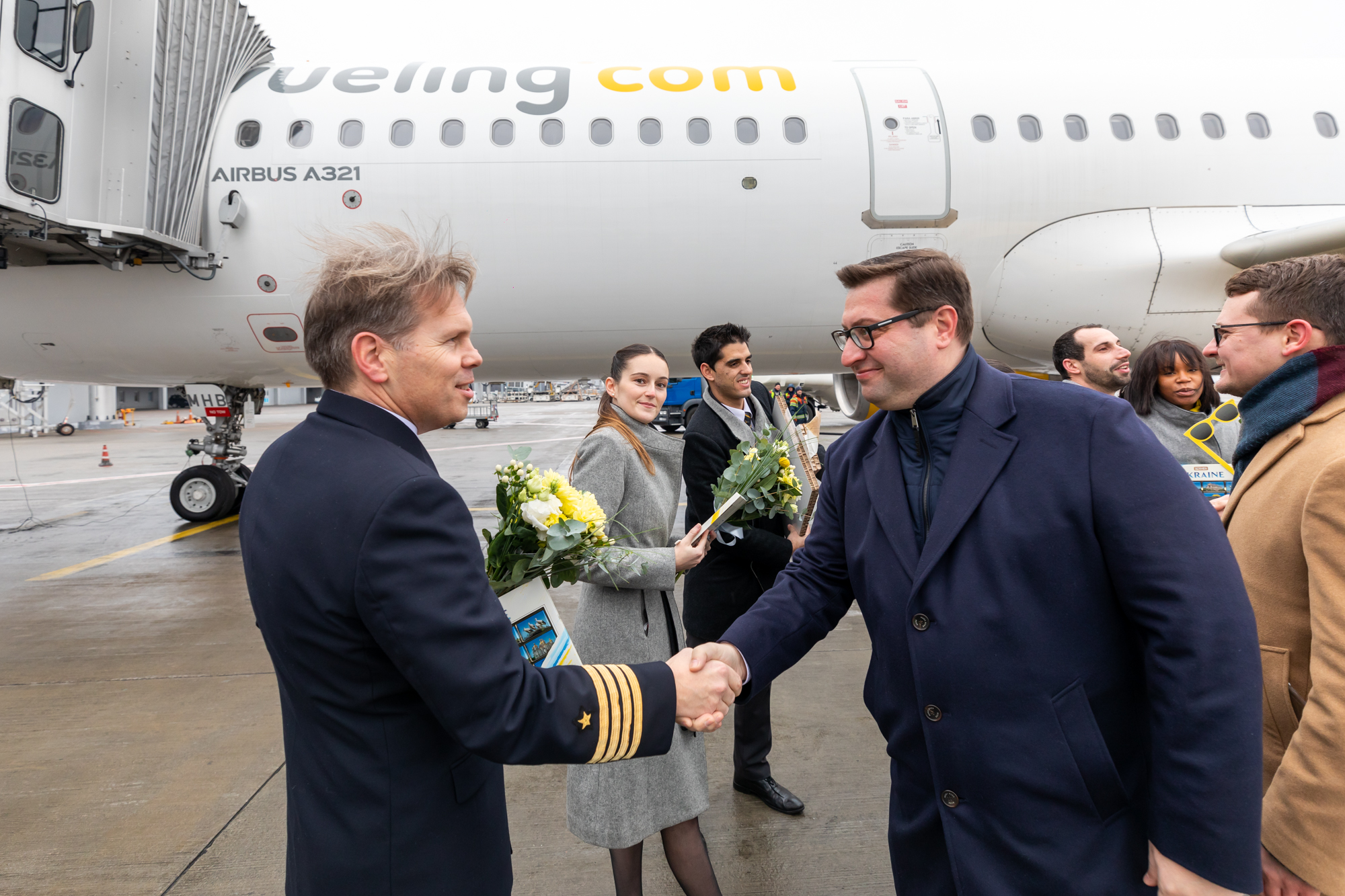 Испанский лоукостер Vueling открыл рейс из Киева в Париж