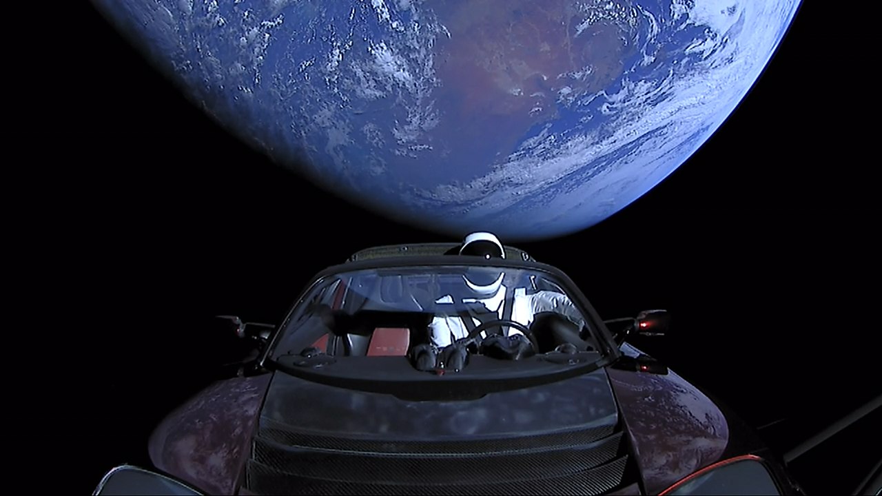 Цей Tesla Roadster. Фото – SpaceX