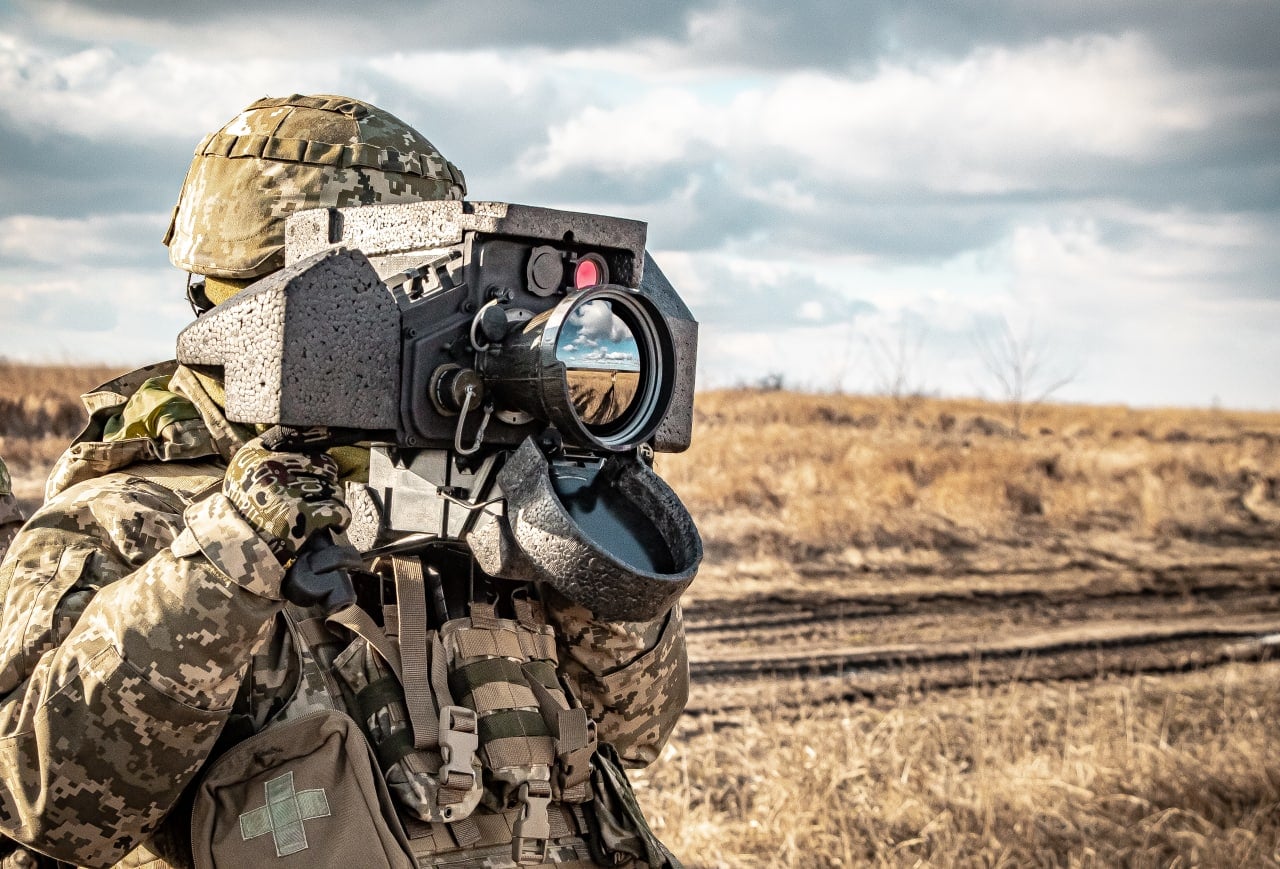Боевые стрельбы (Фото – штаб ООС) Защитные "зонтики" не спасли: Javelin уничтожил танк "врага" на Донбассе – фото, видео