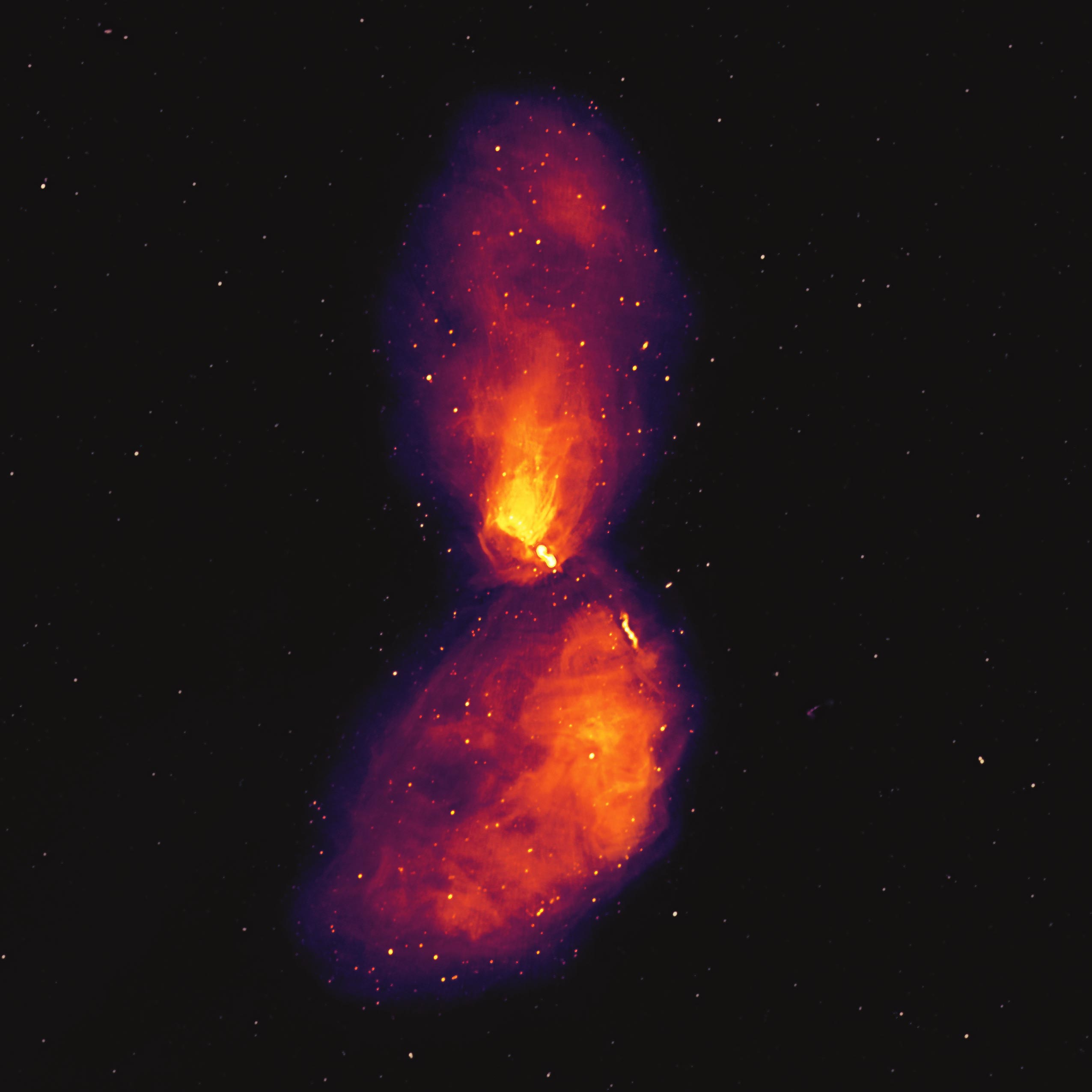 Астрономи сфотографували виверження найближчої до Землі надмасивної чорної діри – фото