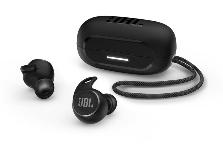 JBL Reflect Aero. Фото – Digital Trends