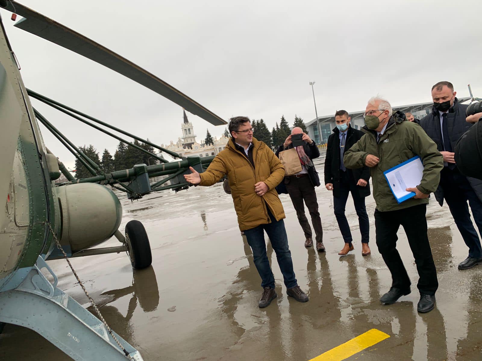 Візит Борреля до України (фото – Facebook/Дмитро Кулеба) Візит Борреля до України (фото – Facebook/Дмитро Кулеба)