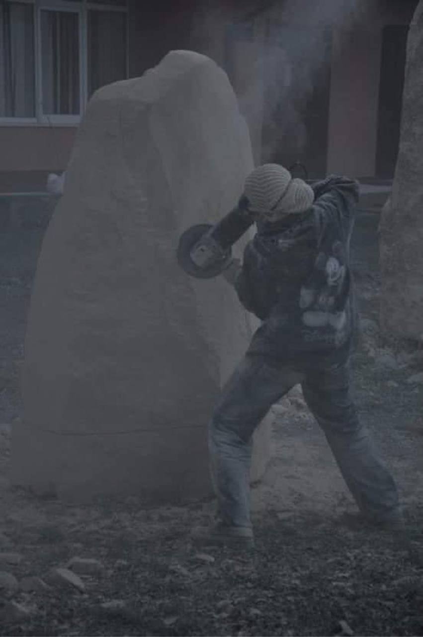 Коли мистецтво огортає: родинна історія онука знаменитого українського скульптора Миська
