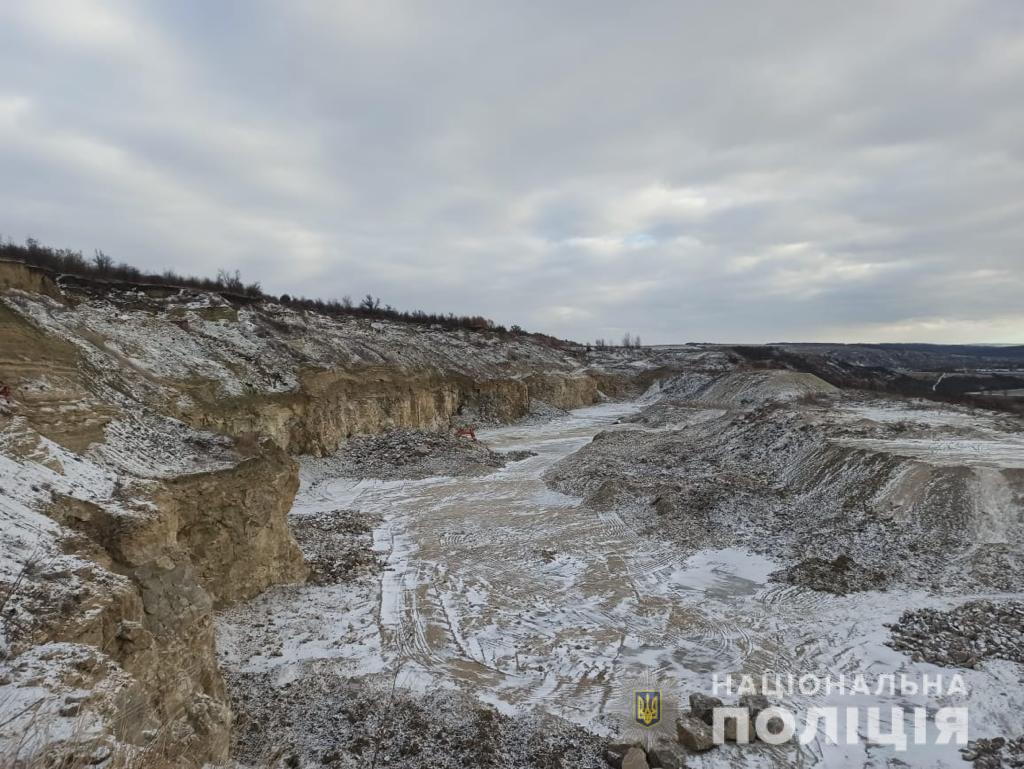 В Хмельницкой области незаконно добыли ископаемых на почти полмиллиарда гривень — полиция