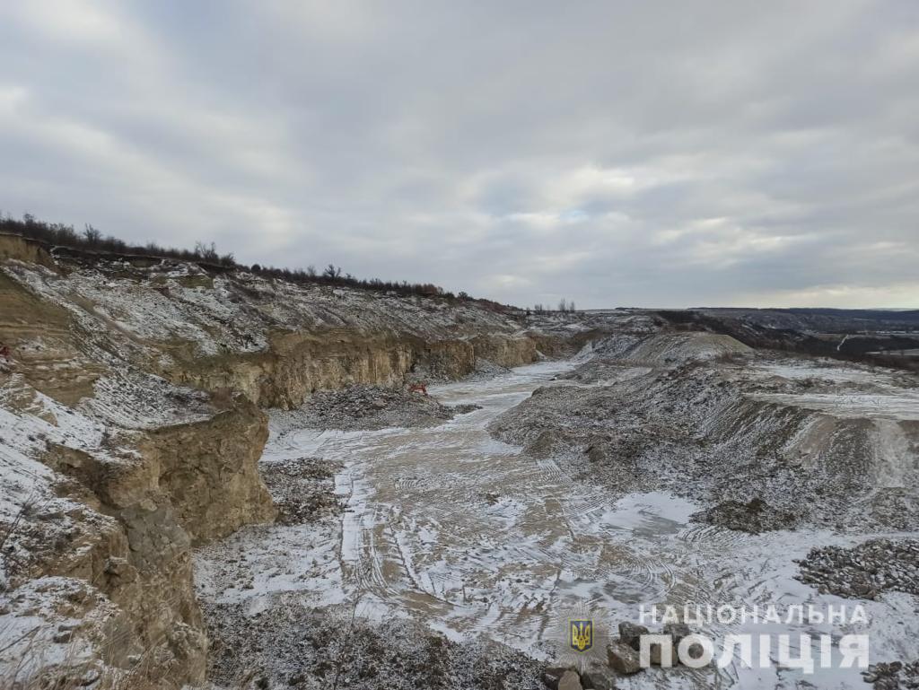 Фото: npu.gov.ua В Хмельницкой области незаконно добыли ископаемых на почти полмиллиарда гривень — полиция