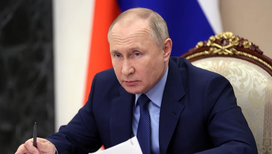 "Мариупольский план". Как Путин через Трампа хотел покорить Украину: статья NYT за 5 минут