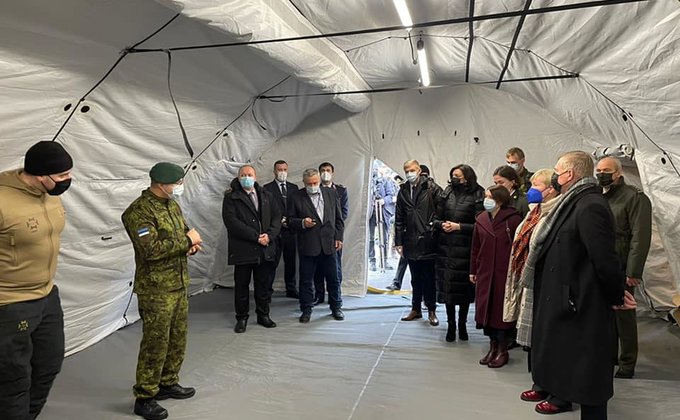 Эстония передала ВСУ мобильный полевой госпиталь Role 2. Скоро будет в Украине – фото