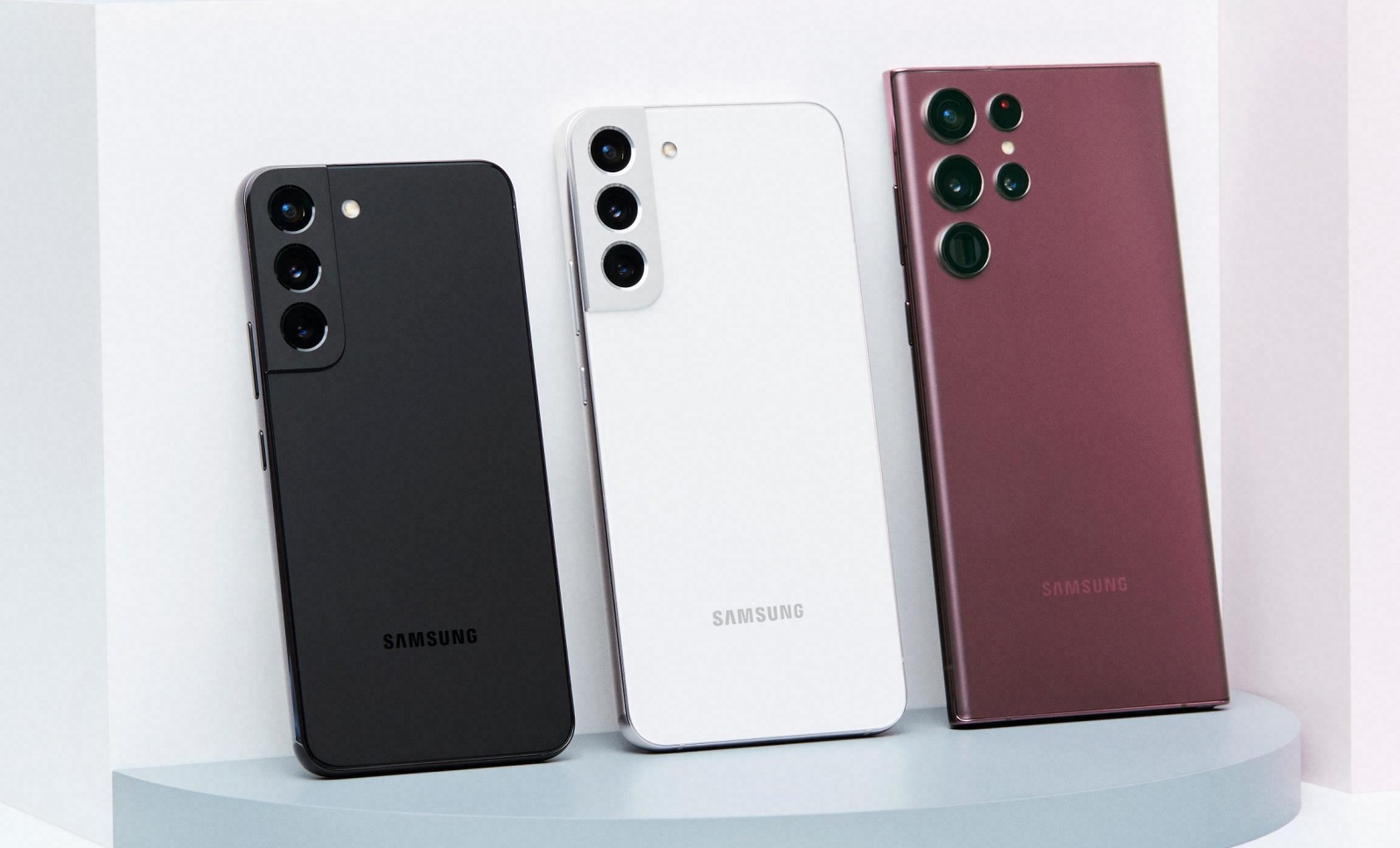 Samsung показала лінійку Galaxy S22. Враження, характеристики, ціни та порівняння з Galaxy S21