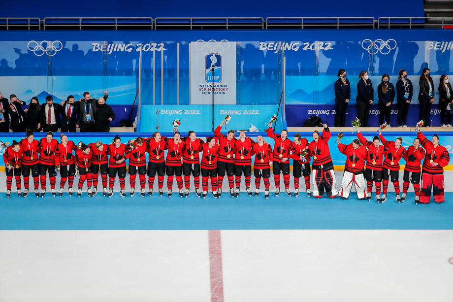 Непобедимая Канада, потеря медали из-за "контакта" и новый рекорд – результаты Олимпиады