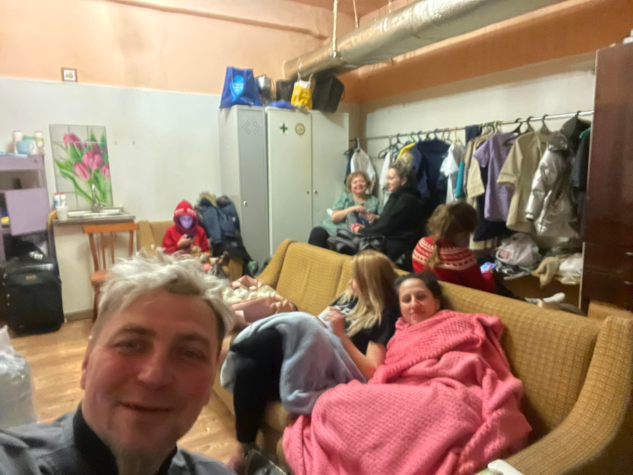 У київському пологовому народжують у бомбосховищі, медики живуть разом з жінками і дітьми