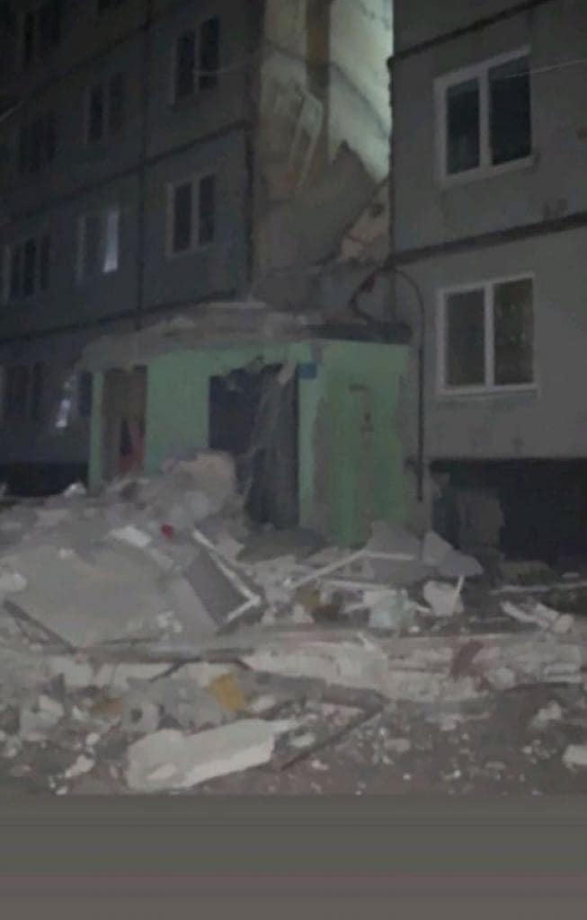 Войска РФ обстреляли скорую под Херсоном, дом в Харькове и расстреляли журналиста 