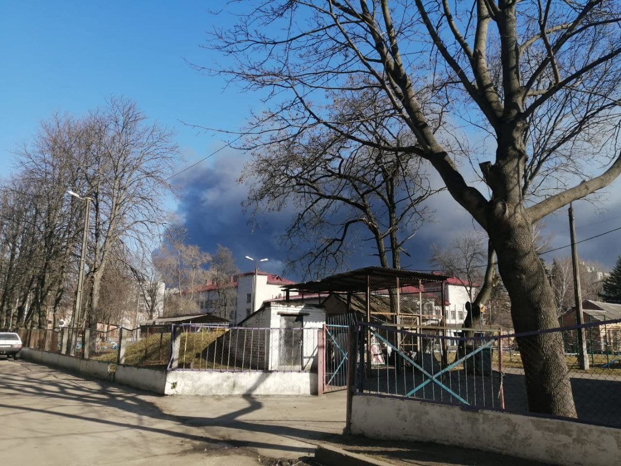 Войска РФ обстреливают Чернигов: под ударом дома, пожар в районе Эпицентра – фото