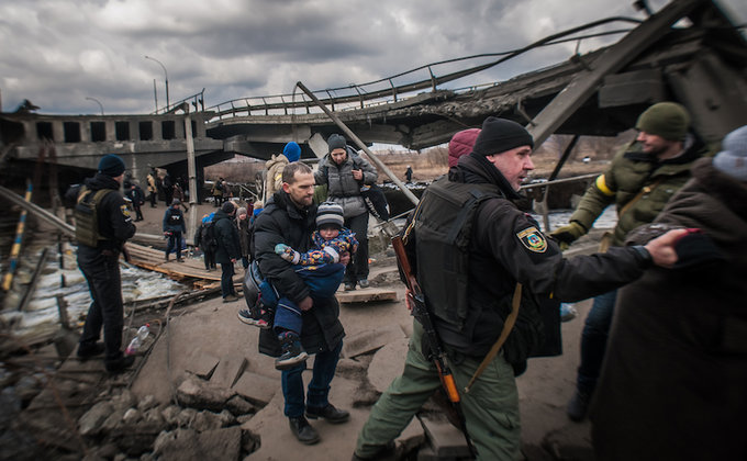 Українські служби евакуювали з Київської області понад 3000 людей: фото