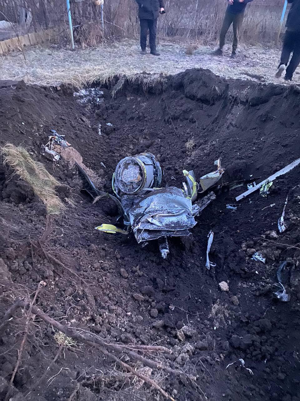 Київ, обстріл (Фото – МВС) Снаряди окупантів влучили в багатоповерхівку та приватний будинок у Києві – фото, відео